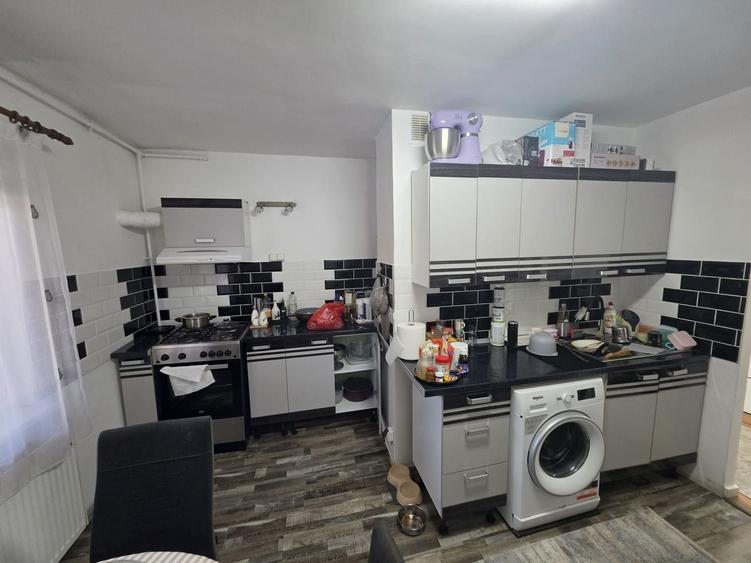 Apartament cu 3 camere decomandat, mobilat în Mărăști