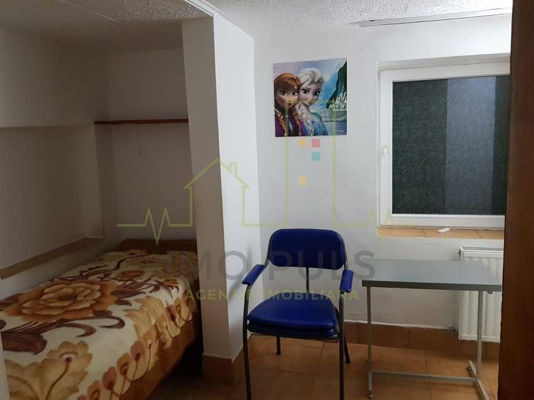 Casă individuală cu 4 camere cu Canalizare în Girocului