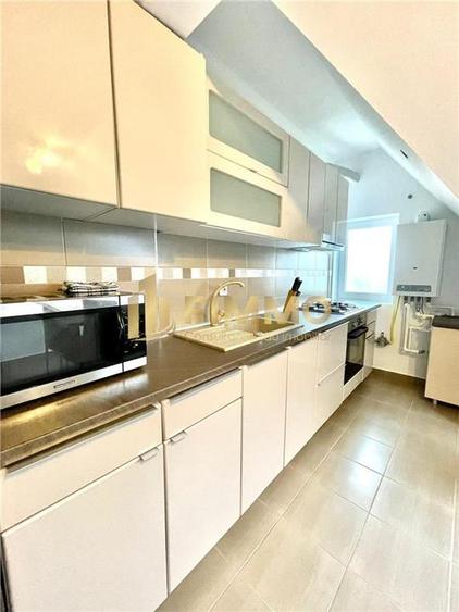 Apartament cu 3 camere decomandat, mobilat în Est