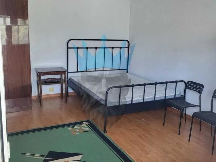 Garsonieră decomandată, mobilată în Vitan Mall