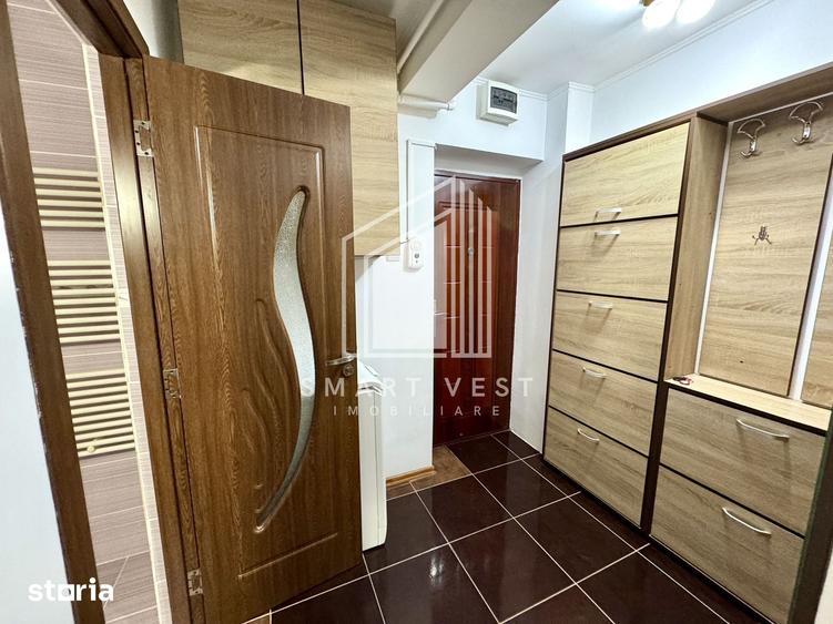 Apartament cu 3 camere semidecomandat, mobilat în Cloșca