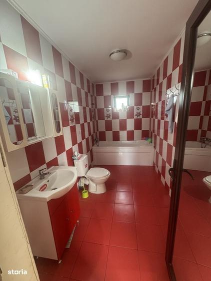 Casă cu 4 camere în Cândești