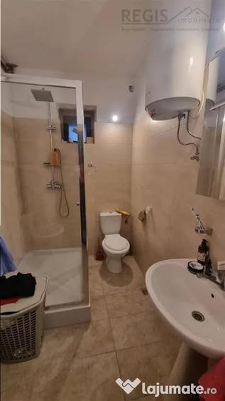 Casă cu 5 camere cu Teren 240 Mp în Zizin