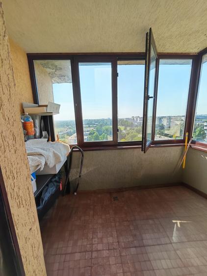 Apartament cu 2 camere semidecomandat în Berceni