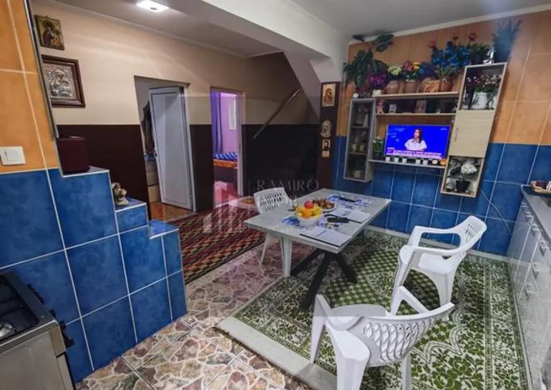 Casă cu 7 camere cu Teren 190 Mp în Berceni