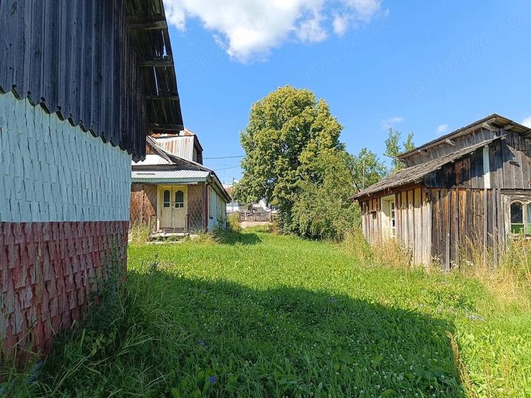 Casă cu 3 camere cu Teren 3900 Mp în Poiana Stampei