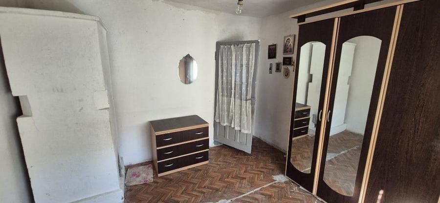Casă cu 3 camere cu Teren 1000 Mp în Curătești