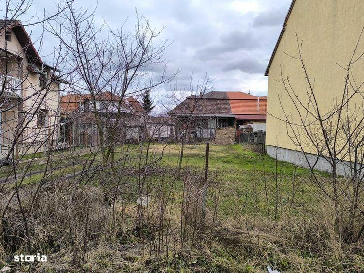 Teren de 330 mp, în Central