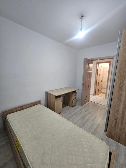 Apartament cu 3 camere decomandat, mobilat în Păcurari