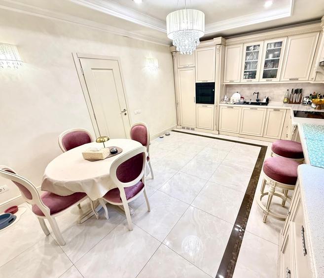 Casă individuală cu 6 camere cu Piscina în Pipera