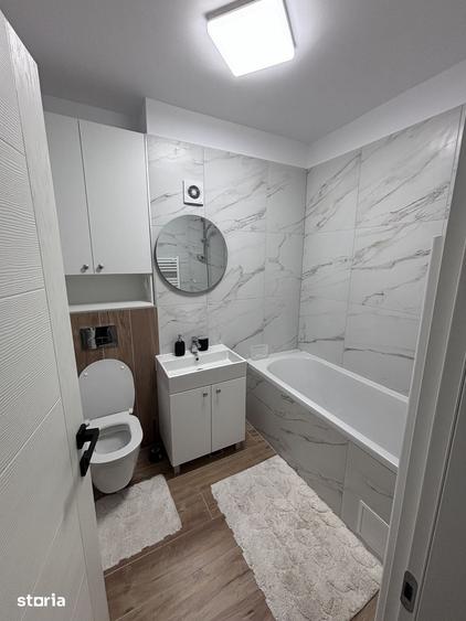 Apartament cu 2 camere decomandat în Tractorul