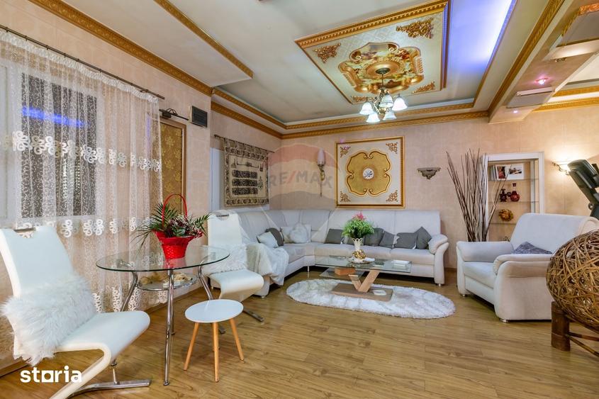 Casă cu 6 camere cu Teren 469 Mp în Central