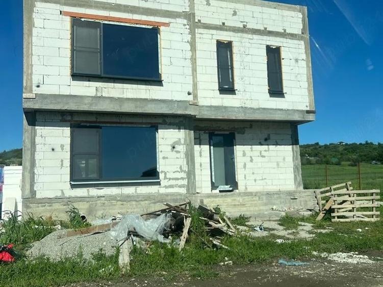 Casă individuală cu 4 camere cu Teren 500 Mp în Cornetu