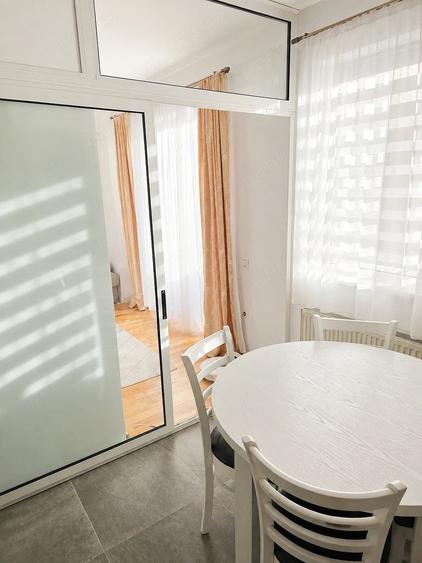 Apartament cu 3 camere decomandat în Turnișor