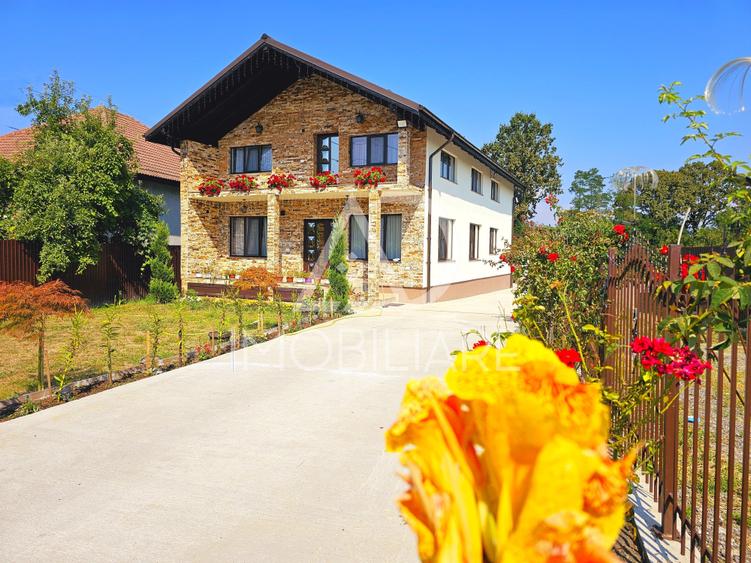 Casă individuală cu 6 camere cu Teren 600 Mp în 9 Mai