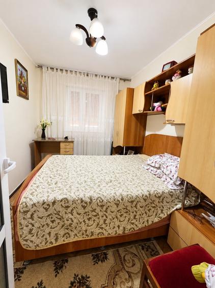 Apartament cu 3 camere decomandat în Plantelor