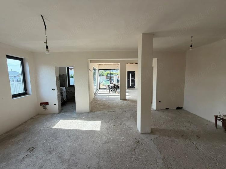 Casă cu Teren 250 Mp în Central