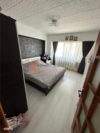 Apartament cu 3 camere decomandat în Lacu