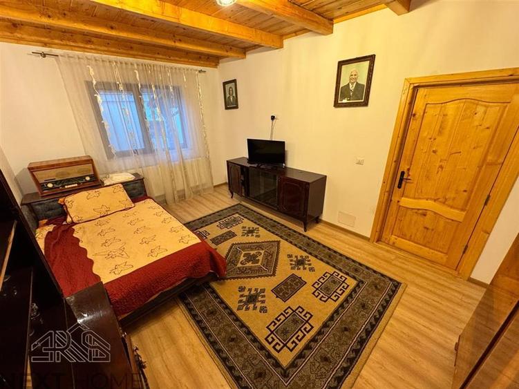 Casă cu 10 camere cu Teren 1600 Mp în Bolotești