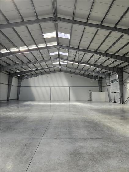 Spațiu industrial, de 2,200 mp, în Periferie