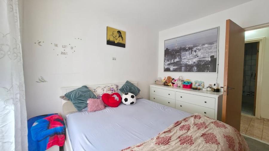 Apartament cu 2 camere decomandat în Ozana