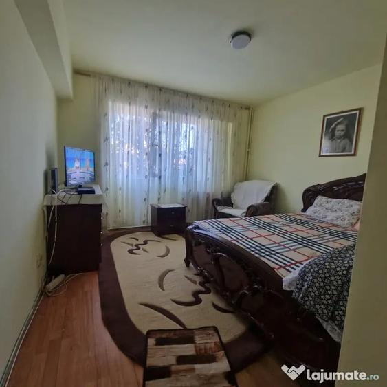 Apartament cu 2 camere decomandat în Malu Roșu