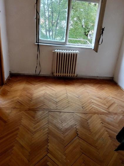 Apartament cu 2 camere nedecomandat în Central