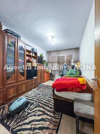 Apartament cu 3 camere decomandat în Piața Centrală