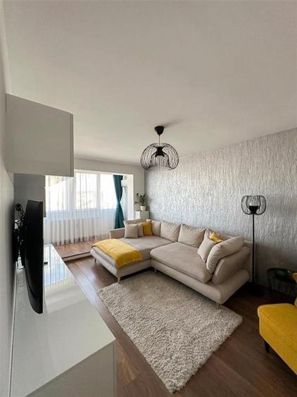 Apartament cu 3 camere decomandat în Dacia