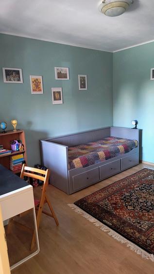 Casă cu 6 camere cu Teren 771 Mp în Central