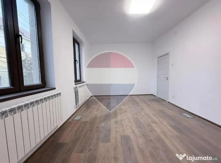 Spațiu comercial, de 20 mp, în Central