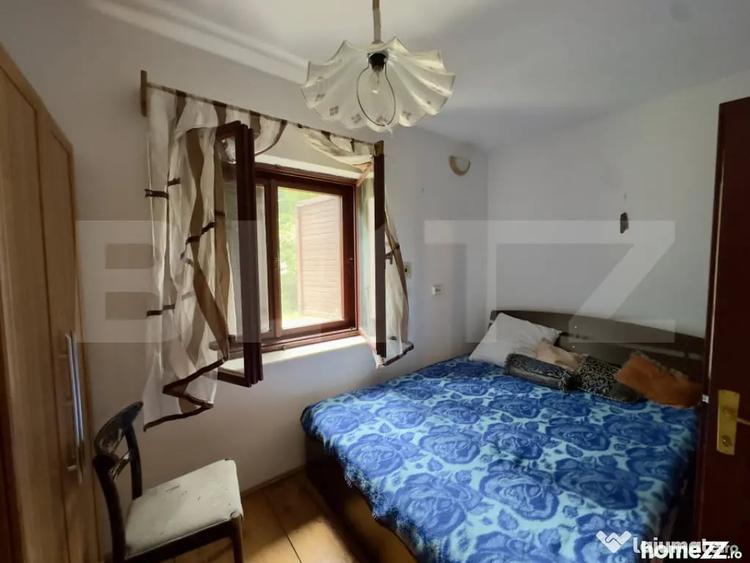 Casă cu 7 camere cu Teren 1670 Mp în Ponor