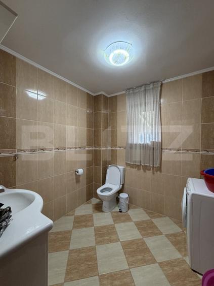 Casă individuală cu 4 camere cu Canalizare în Cârcea