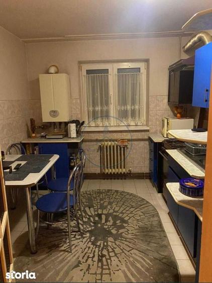 Apartament cu 4 camere decomandat, mobilat în Calea Moldovei
