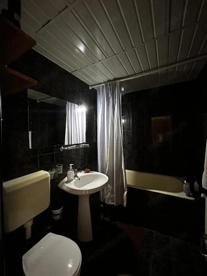Apartament cu 3 camere decomandat în 9 Mai