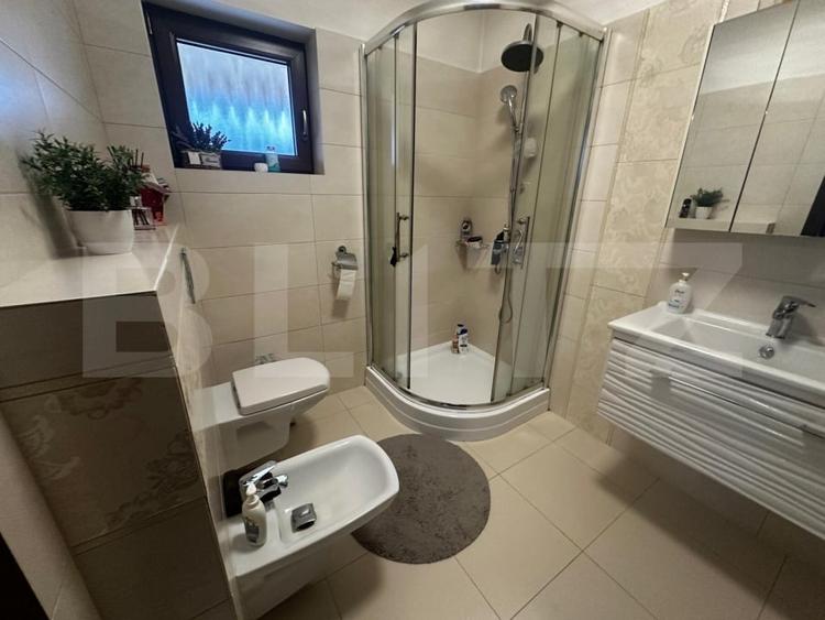 Casă individuală cu 4 camere cu Canalizare în Micești