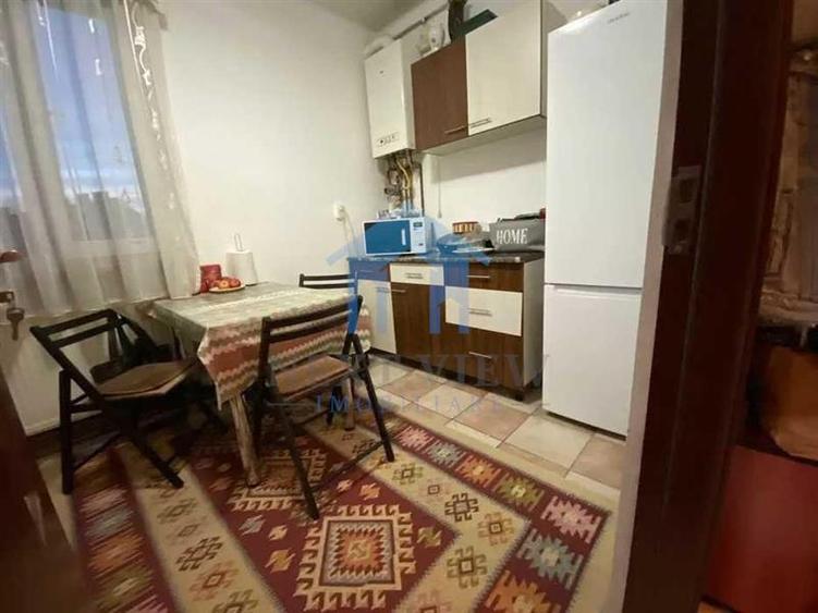 Apartament cu 2 camere semidecomandat în Horea