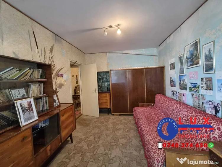 Apartament cu 3 camere semidecomandat în Ultracentral