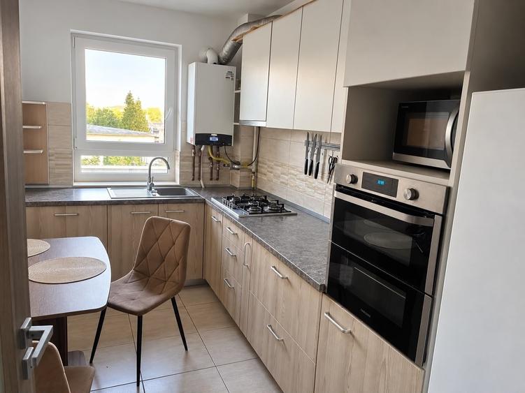 Apartament cu 2 camere decomandat în Criș