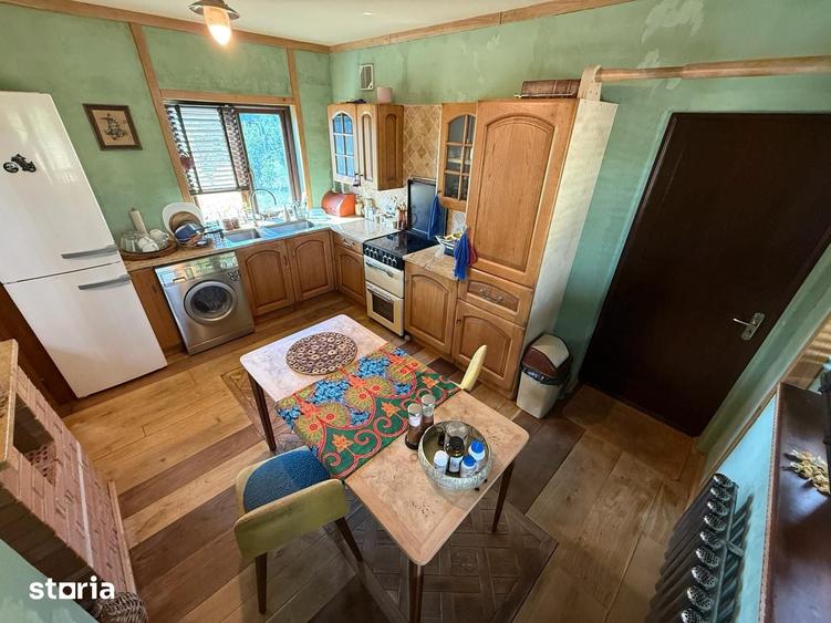 Casă cu 3 camere cu Teren 1100 Mp în Central