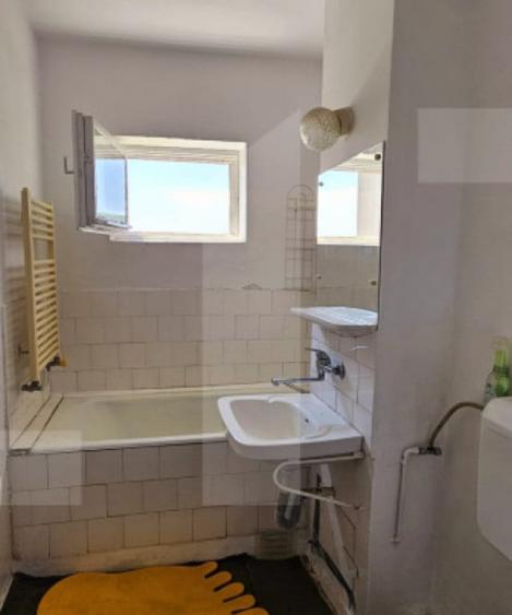 Apartament cu 3 camere decomandat în Simeria