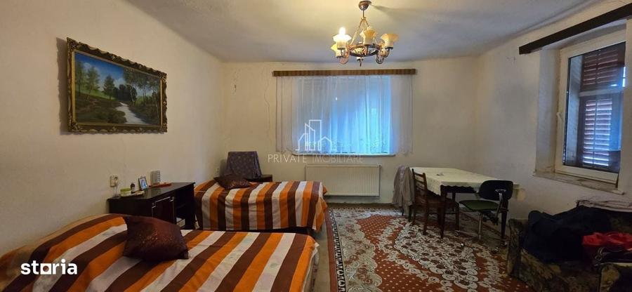Casă cu 4 camere în Vânători