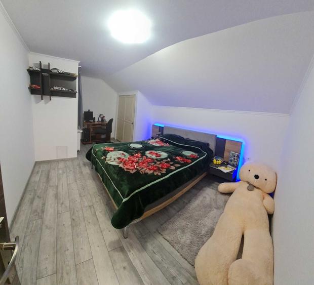Casă cu 4 camere în Central