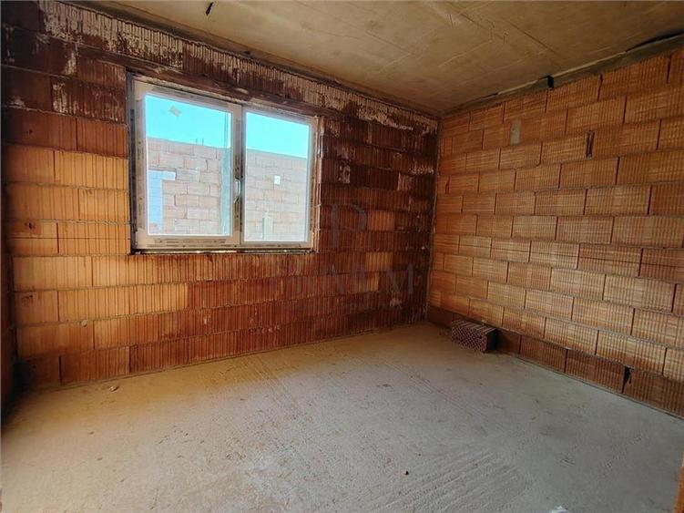 Duplex cu 3 camere cu Canalizare în Moșnița Nouă
