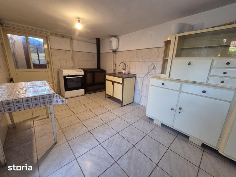 Casă cu 4 camere cu Teren 1249 Mp în Vladimirescu