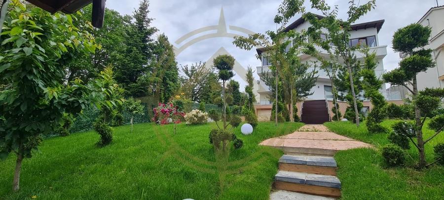 Casă cu 6 camere cu Teren 650 Mp în Snagov
