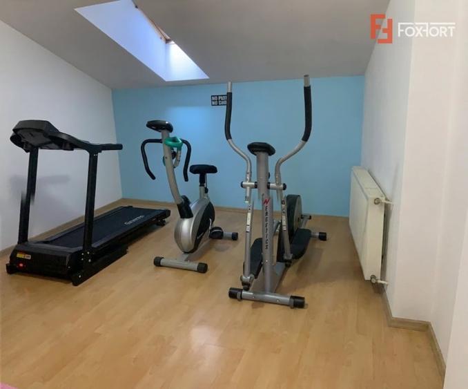 Casă individuală cu 6 camere cu Canalizare în Dâmbovița