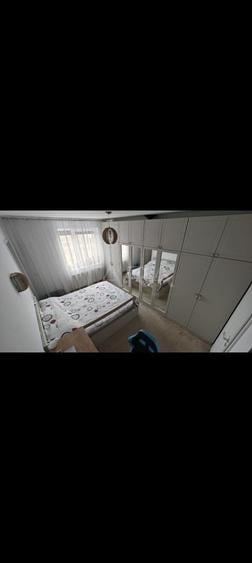 Apartament cu 3 camere decomandat în Europa