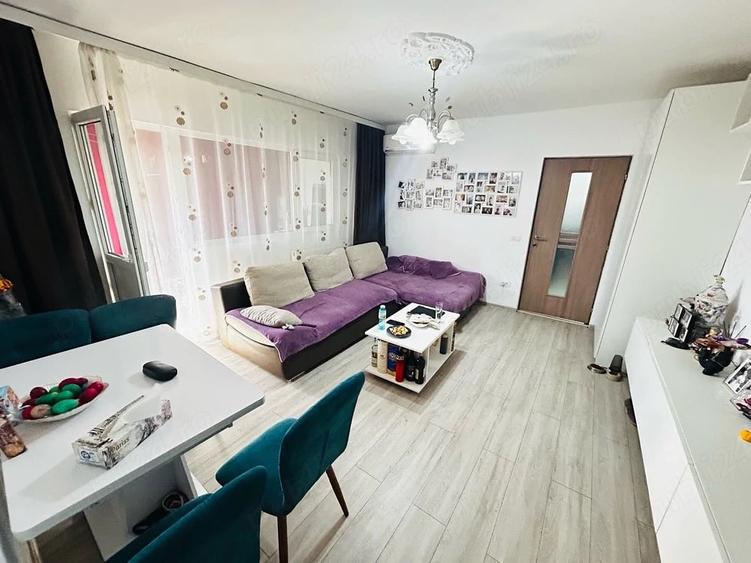 Apartament cu 3 camere semidecomandat în Lacul Tei