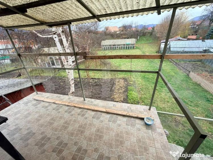 Casă cu 7 camere cu Teren 2285 Mp în Tohanu Vechi
